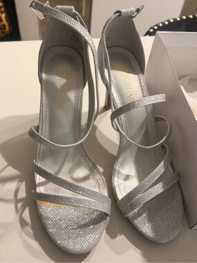 Dream Pairs Silver Glitter Strappy High Heels